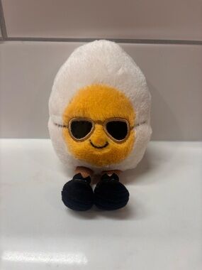 Jellycat chic egg